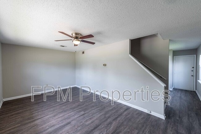 Photo - 890 Hibiscus St