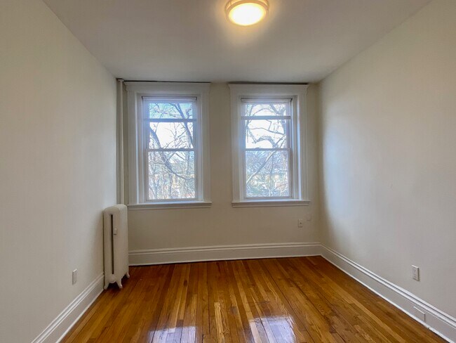 Photo - 6 Camelot Ct