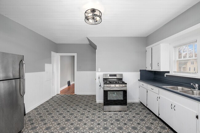 Photo - 861 Douglas St NW