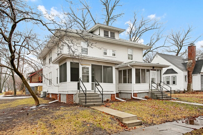 Photo - 611 S Prairie St Townhome