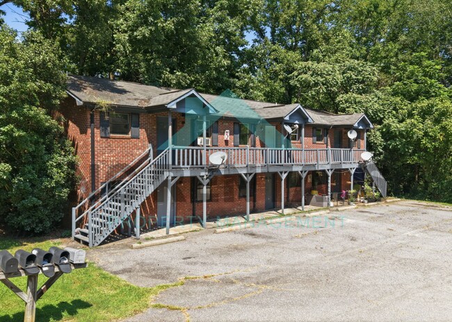 2401 Markwood Ln SE Unit E