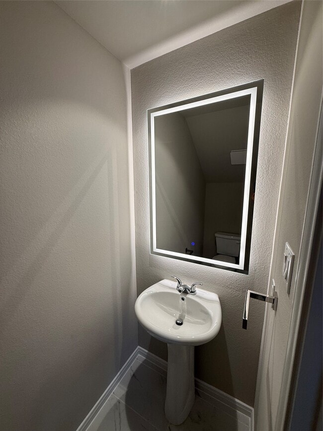 Photo - 15723 Derby Mnr Lp