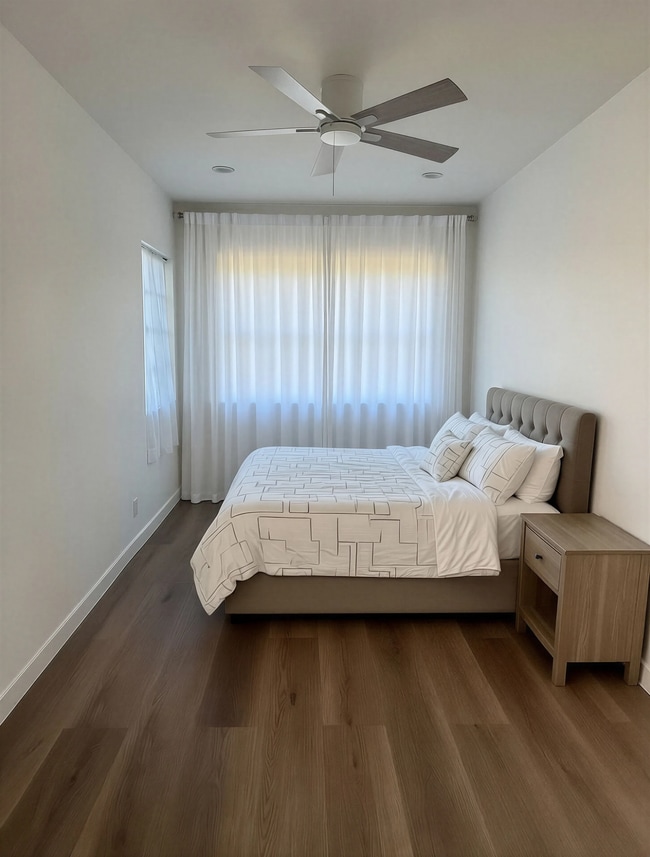 Building Photo - 327 W D St Unit 327.75