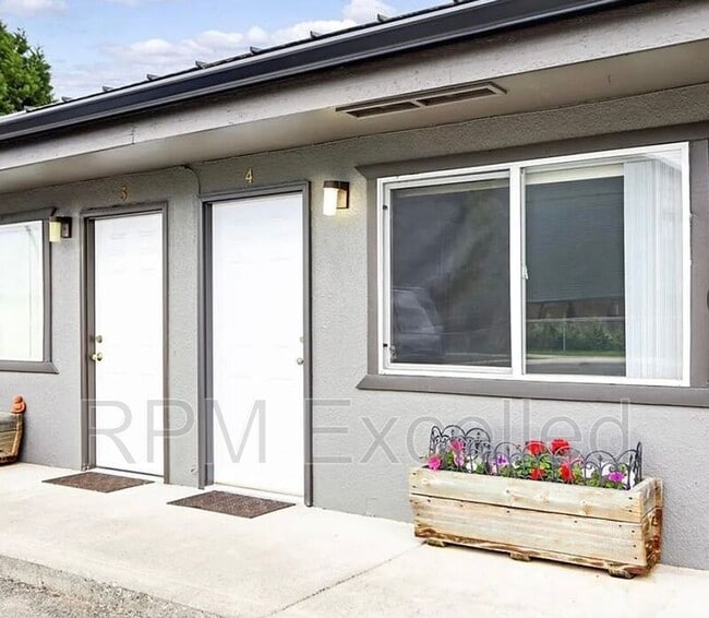 Building Photo - 1122 Lafayette St S Unit #4