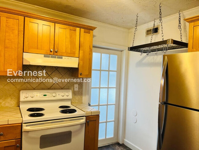 Photo - 454 Bowling Ave