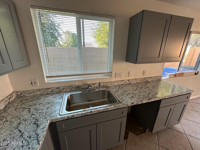 Photo - 9988 W Devonshire Ave