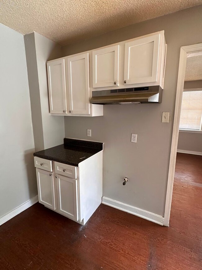 Photo - 2108 Curry Ave