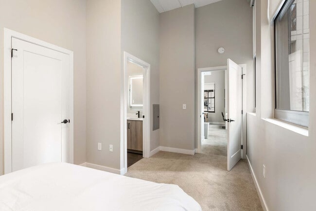 Photo - 205 W 4th St Unit ID1301407P