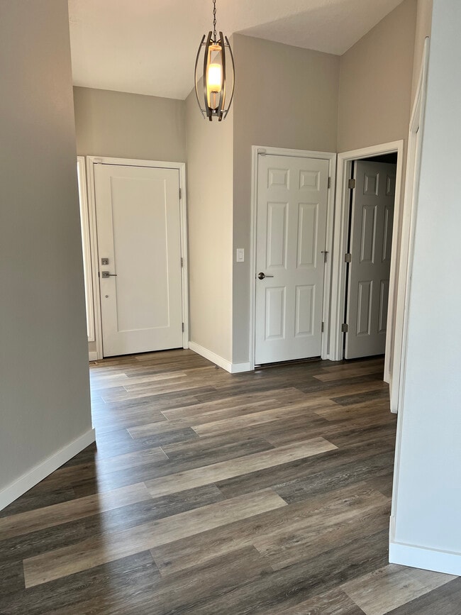 Entrada - 5358 Summerlake St SE