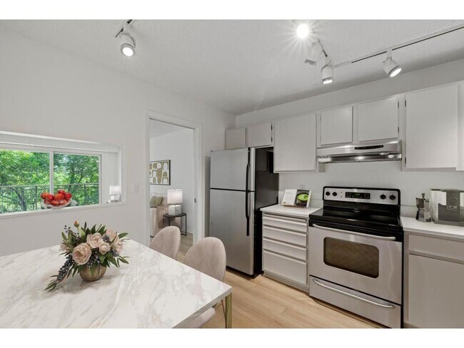Photo - 210 W Grant St Unit 607