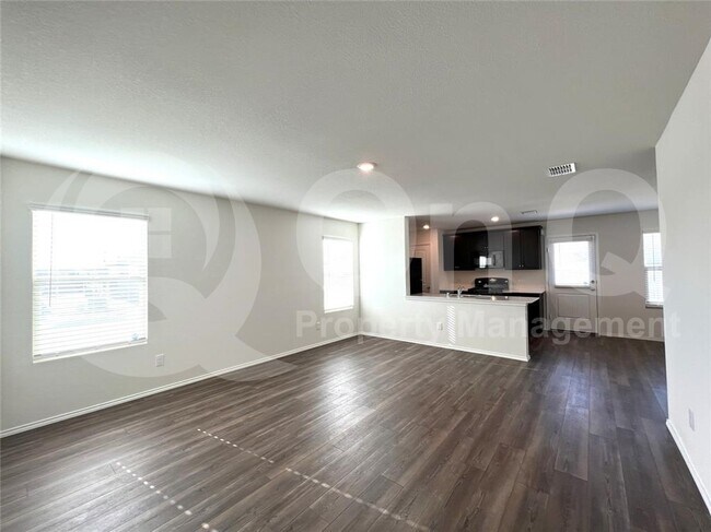 Photo - 213 Anvil Dr