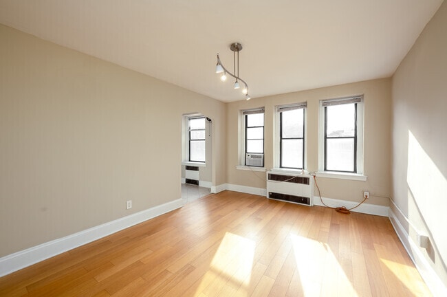 1 Bed 1 Bath - Adams Garden Towers