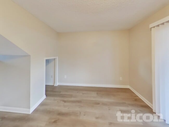 Photo - 11011 Greenaire Dr