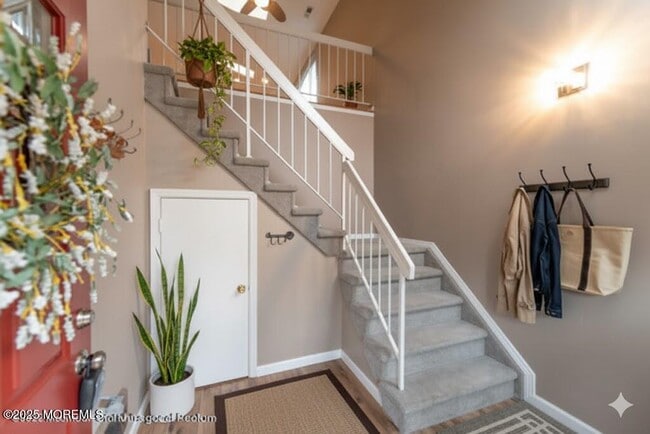 Photo - 174 Tulip Ln