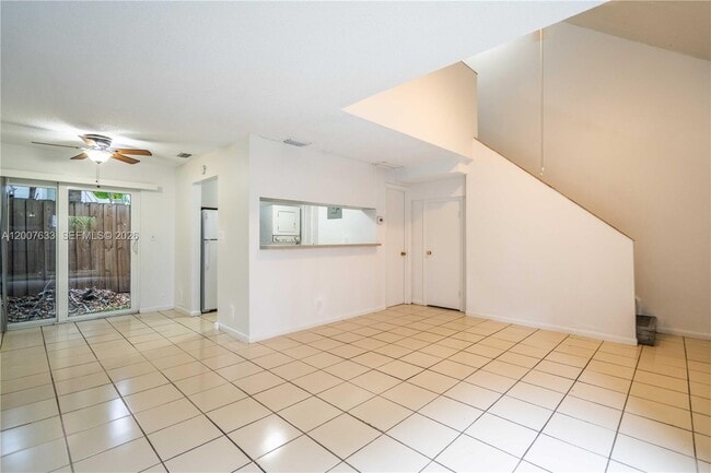 Photo - 600 N Rio Vista Blvd Unidad C