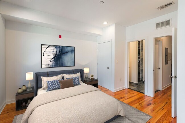 Photo - 1642 N Marshall St Unit 2