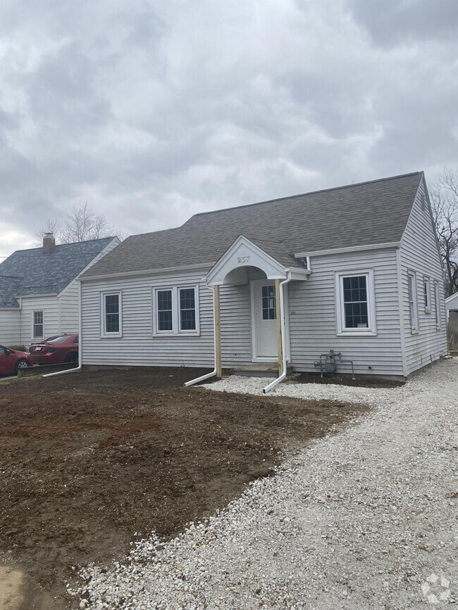Building Photo - 237 S Thorncrest Ave Rental