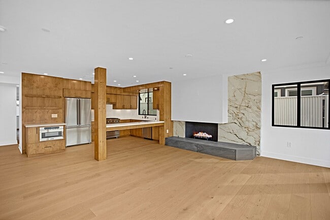 Photo - 4017 Channel Pl Unidad #A