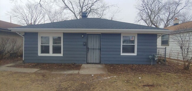 Photo - 5955 N 79th St