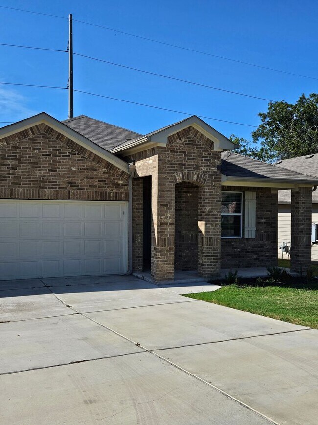 Photo - 4-Bedroom Home for Lease – Hutto, TX