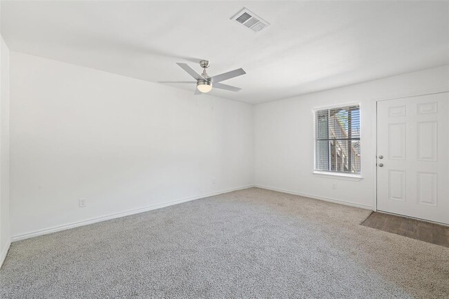Photo - 9903 Roxanna Dr