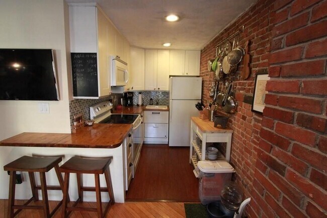 Photo - 34-36-36 Bigelow St Unit 3
