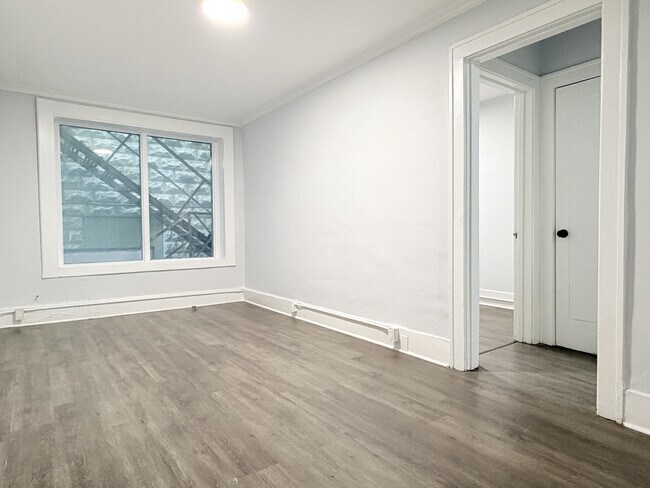 Photo - 524 Pitt St W Unit 104