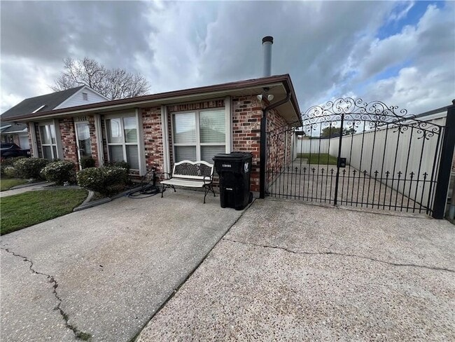 Photo - 3508 Decomine St