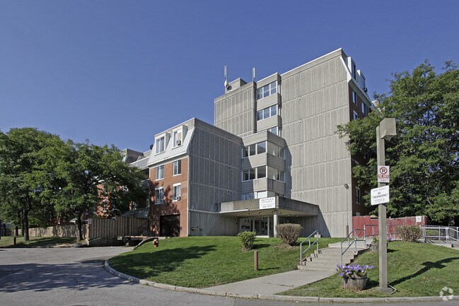 Building Photo - 2285 The Collegeway