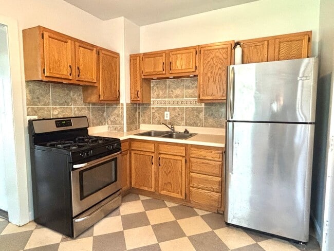 Building Photo - 904 S Burdick St Unit 2 Rental