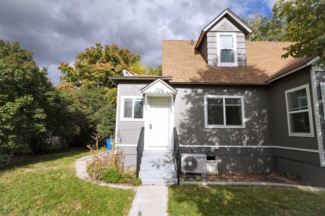 Photo - 1724 6th St S