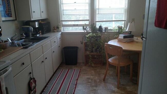 Photo - One Bedroom Walking Distance to UIHC, lower level, available 8/1/2026 Unit 1015-36