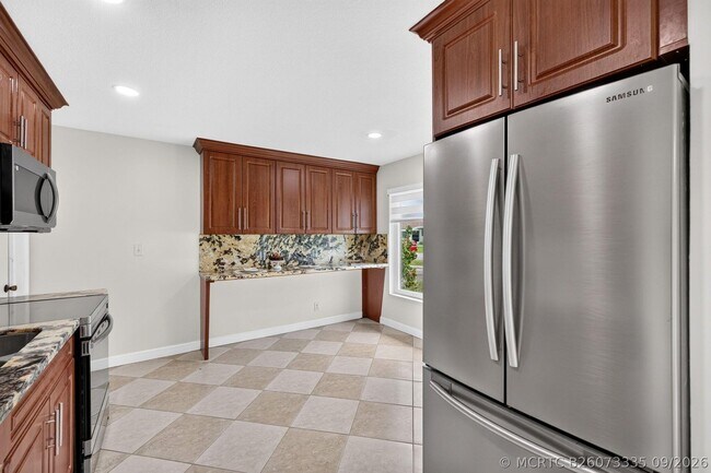 Photo - 241 NW 49th St
