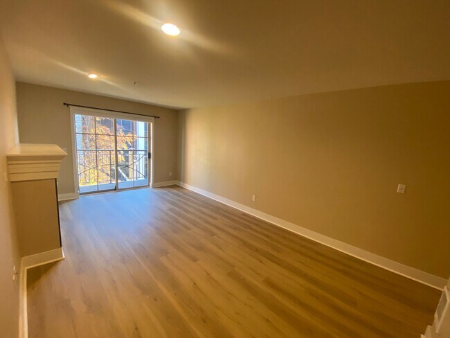 Photo - Queen Anne Condo!!