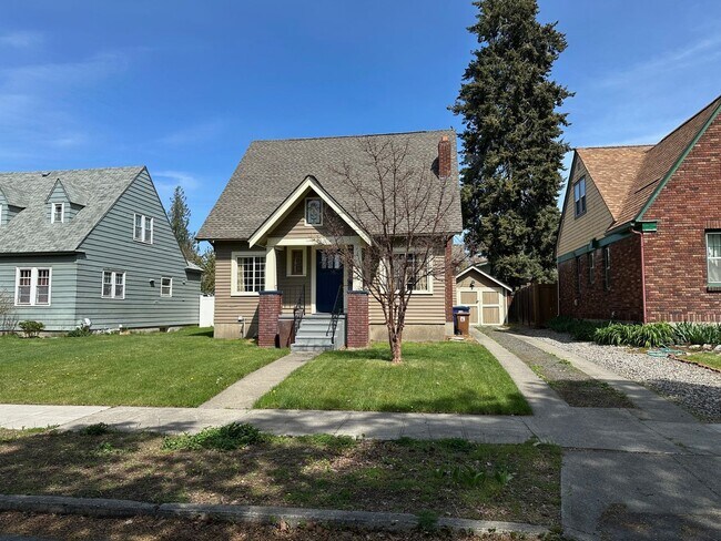 Kendall Yards 3 Bedroom 2 Bath Home - Kendall Yards 3 Bedroom 2 Bath Home