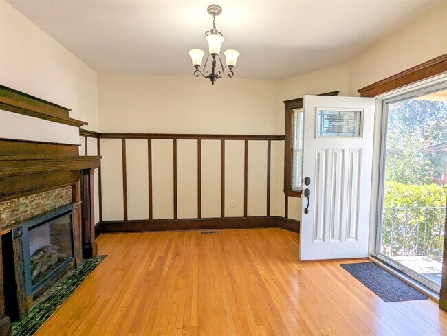 Photo - 108 W Quincy St Unit 1