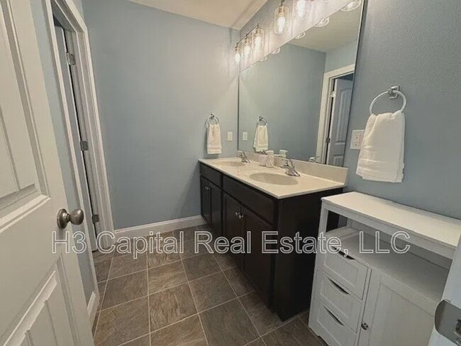 Photo - 1401 Miami Ct