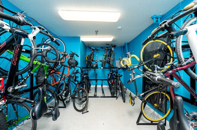 Bike Garage - Canal Square