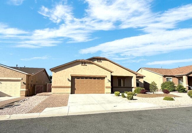 Building Photo - BEAUTIFUL GRANVILLE HOME! $500 off first m...