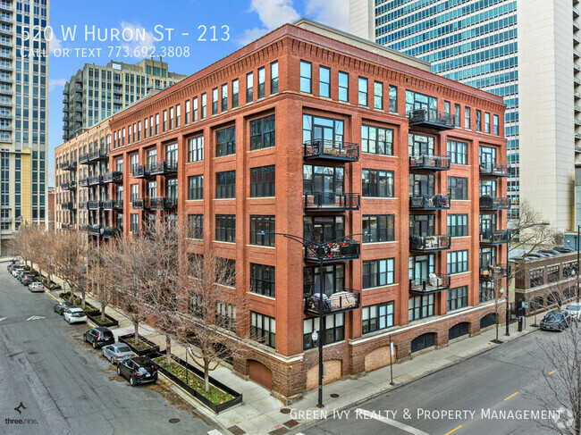 Building Photo - Gorgeous, River North, 1 Bed Loft with Pri... Unit 213