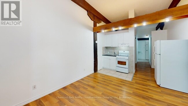 Photo - 97 Farquhar St