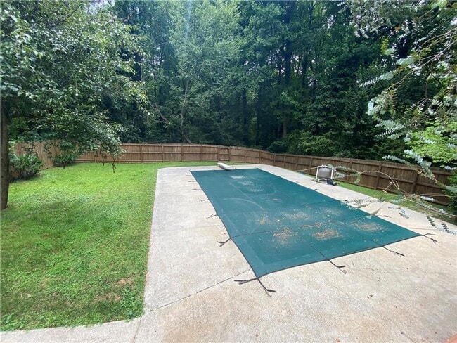 Photo - 207 Hood Rd NW