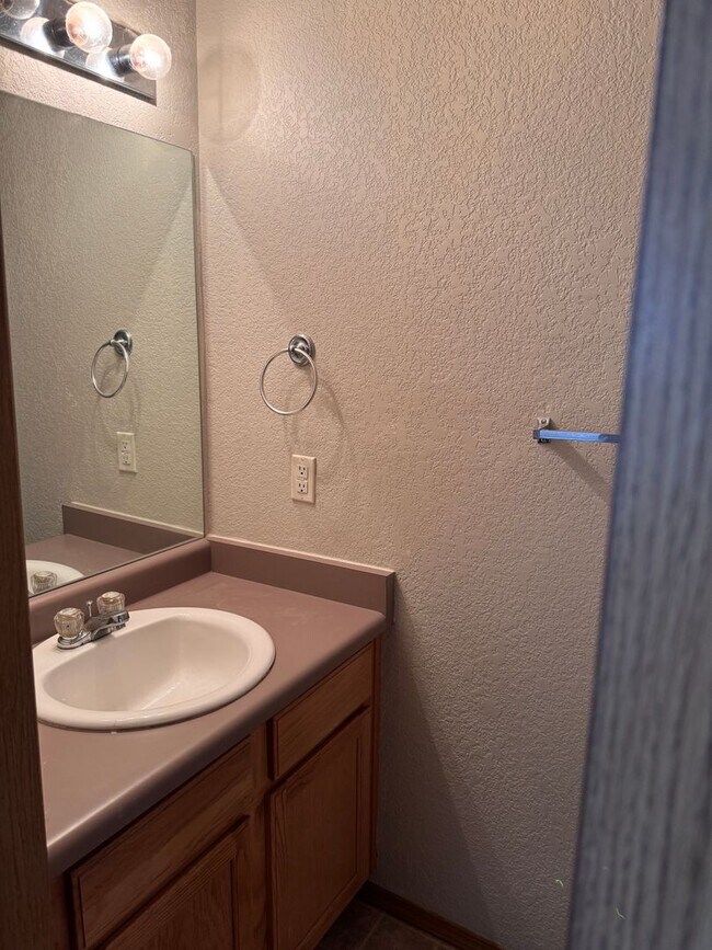Photo - 4915 Butte Ln