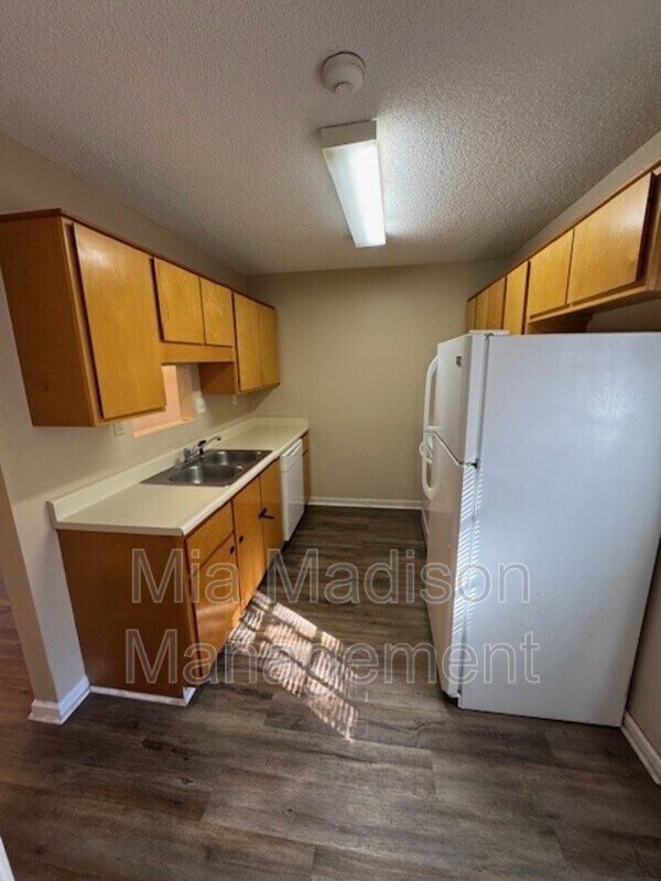 Photo - 141 Hunt Club Ct