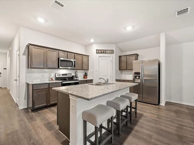 Photo - 805 Fueller Dr