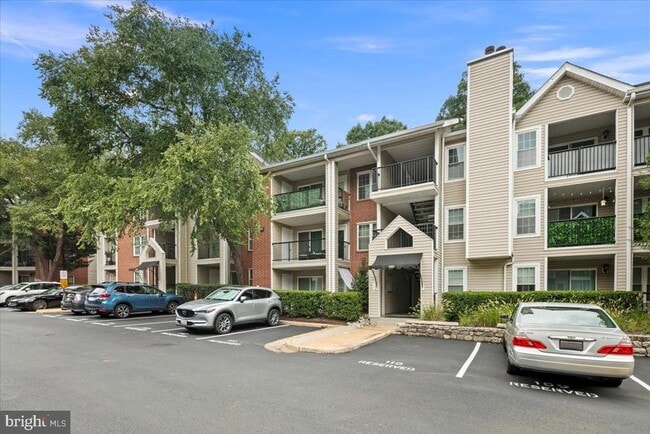 3303 Wyndham Cir Unit 146