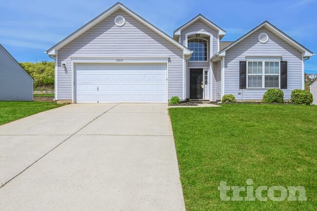 Building Photo - 5213 Hildreth Court