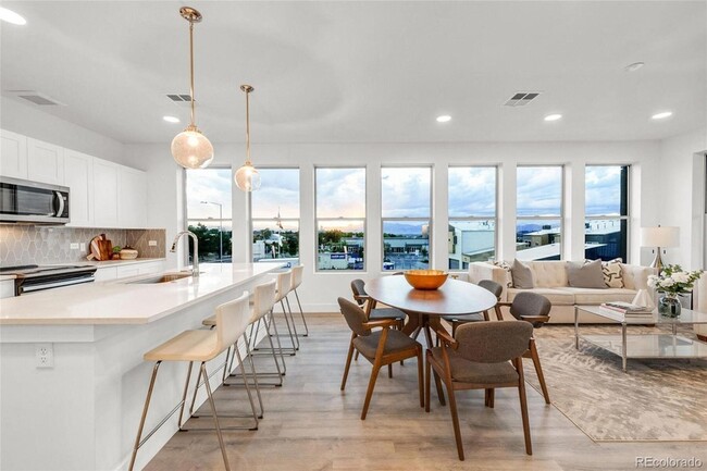 Photo - 2899 W 52nd Ave Unidad 205