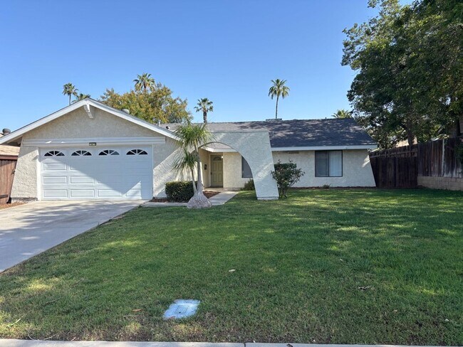 Building Photo - Beautiful Home By UCR