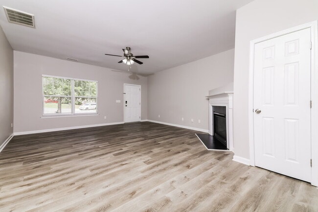 Photo - 3501 Pinkham Way